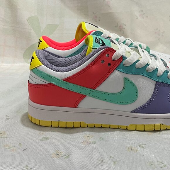 Nike Dunk low top sneakers in candy colors - Picture 2 of 6
